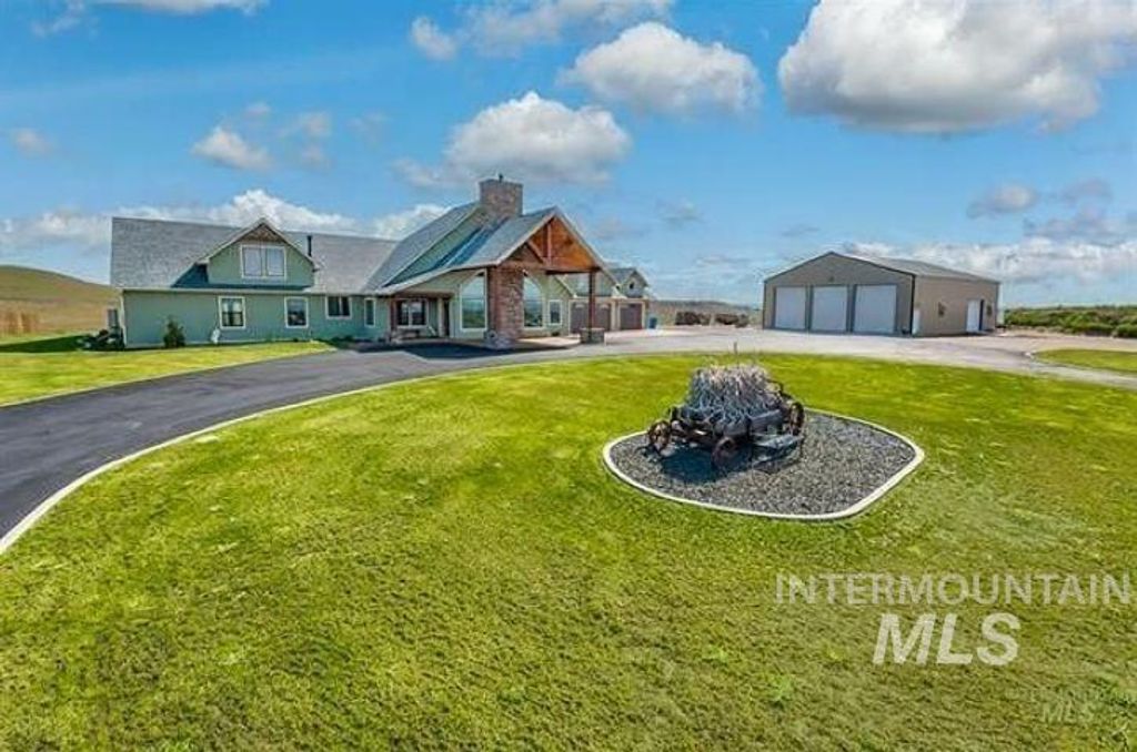 Photo of 10228 Payette Heights Rd, Payette, ID 83661 (MLS # 98984390)