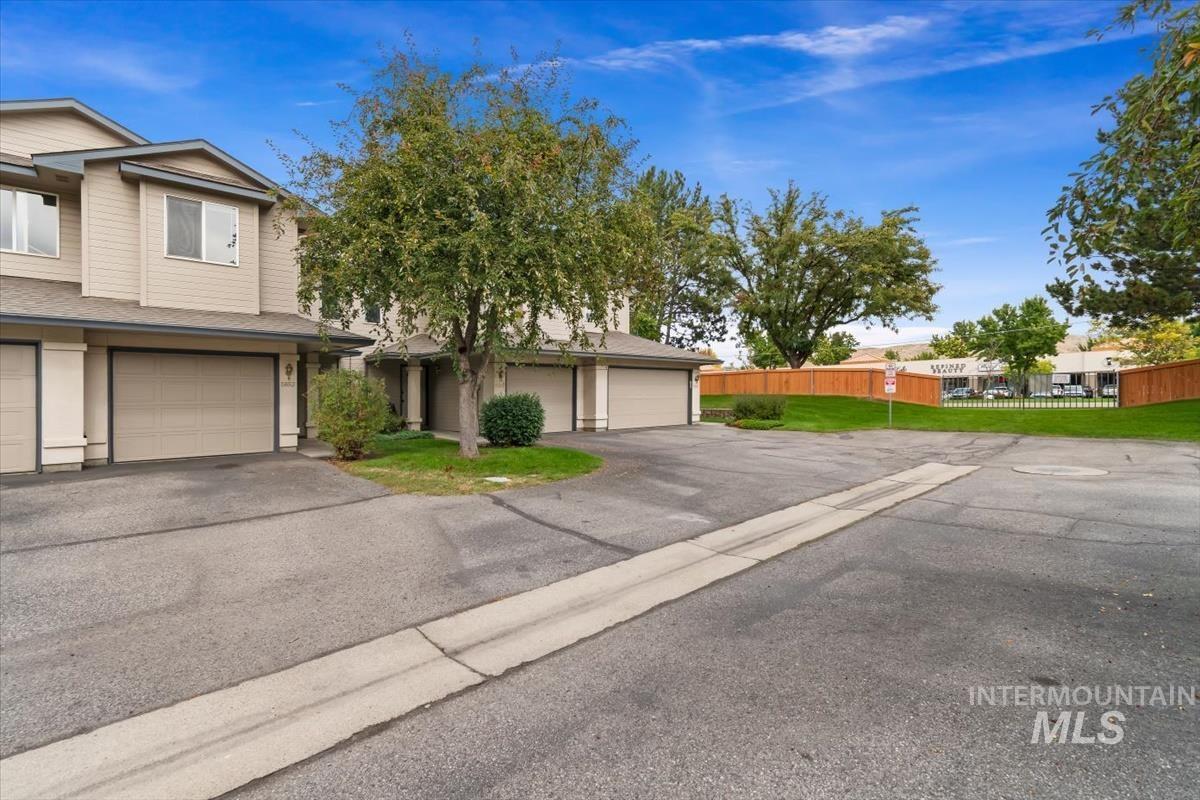 5852 N Cobbler Lane