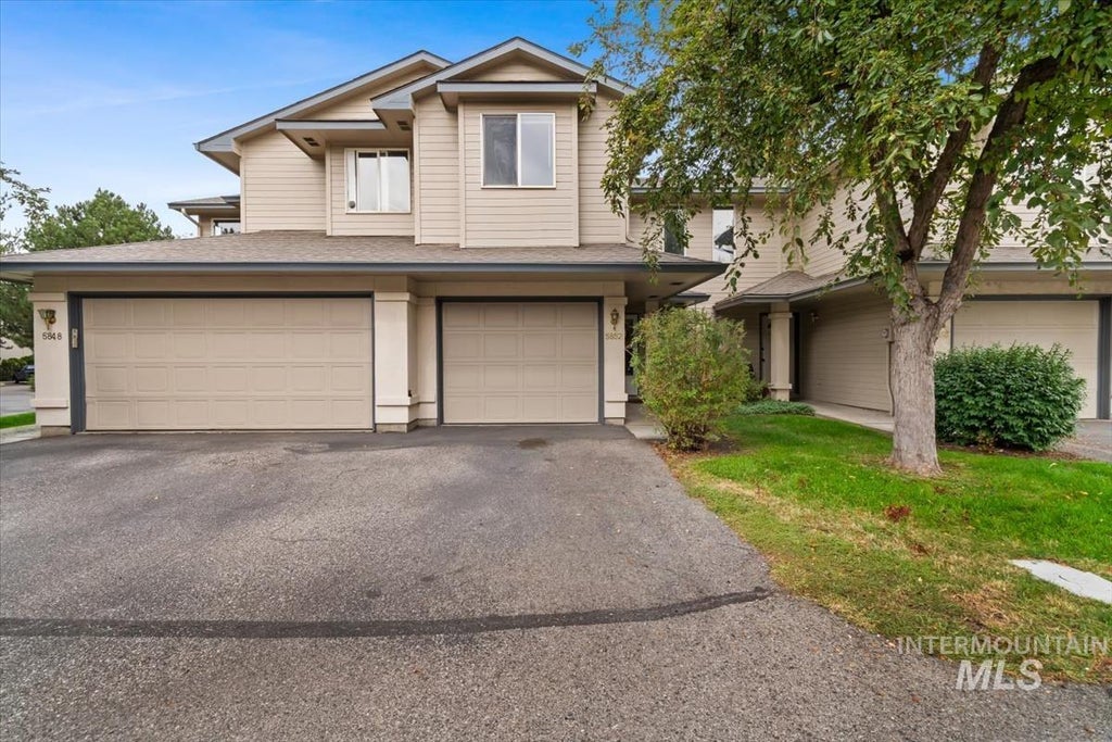 Photo of 5852 N Cobbler Lane, Boise, ID 83703 (MLS # 99000648)