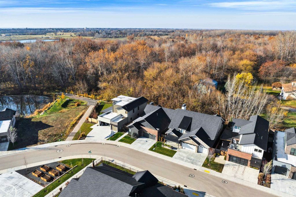 Photo of 241 S Steel Farm Ave, Eagle, ID 83616 (MLS # 98974411)