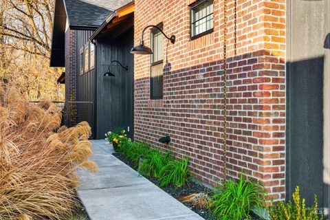 Photo of 241 S Steel Farm Ave, Eagle, ID 83616 (MLS # 98974411)