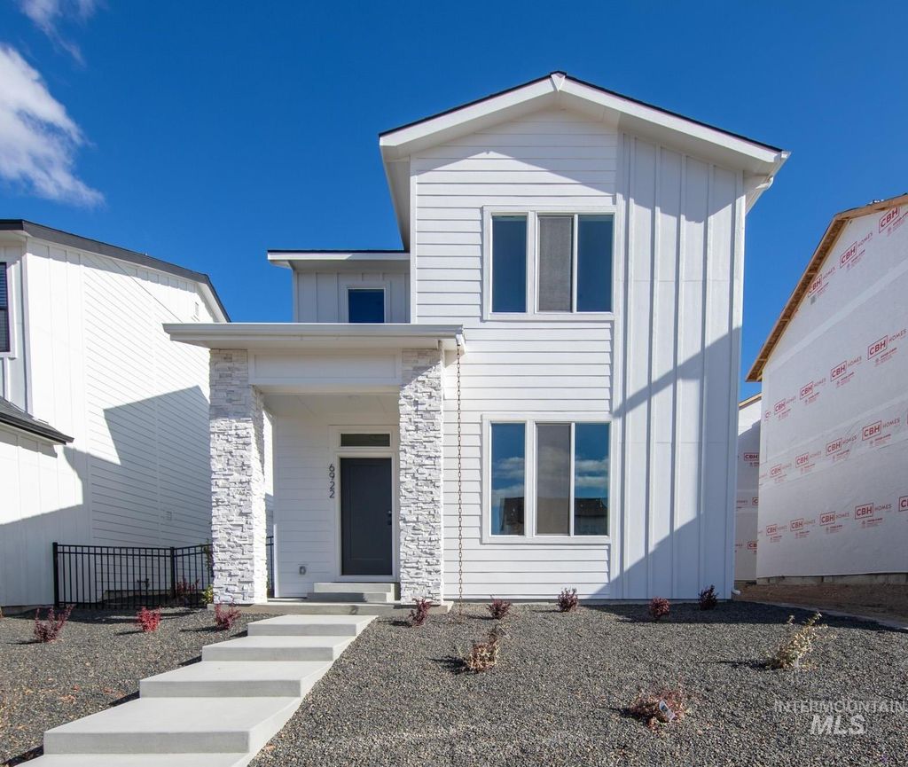 Photo of 6757 W Fairy Falls Dr, Meridian, ID 83646 (MLS # 98981851)