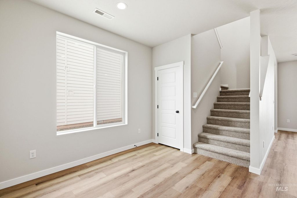 Photo of 6757 W Fairy Falls Dr, Meridian, ID 83646 (MLS # 98981851)
