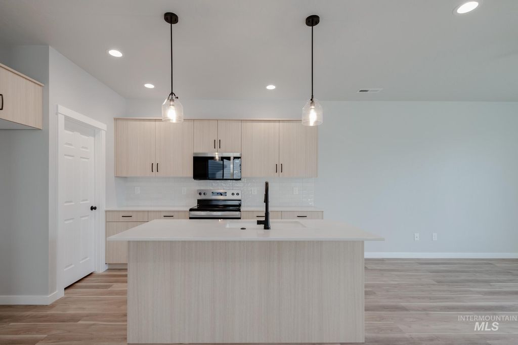 Photo of 6757 W Fairy Falls Dr, Meridian, ID 83646 (MLS # 98981851)