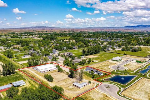 Photo of 4807 W Little Feather Ln, Eagle, ID 83616 (MLS # 98987995)