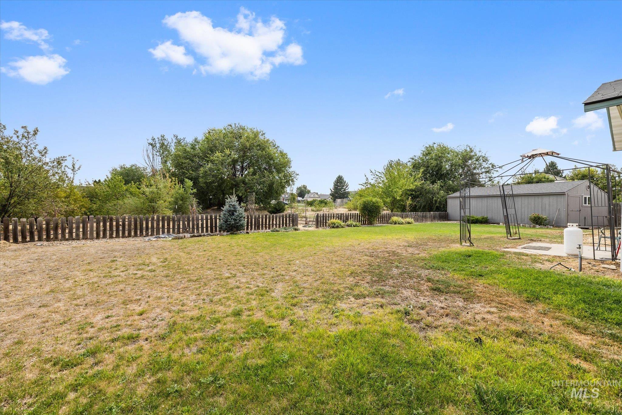16842 Live Oak Pl