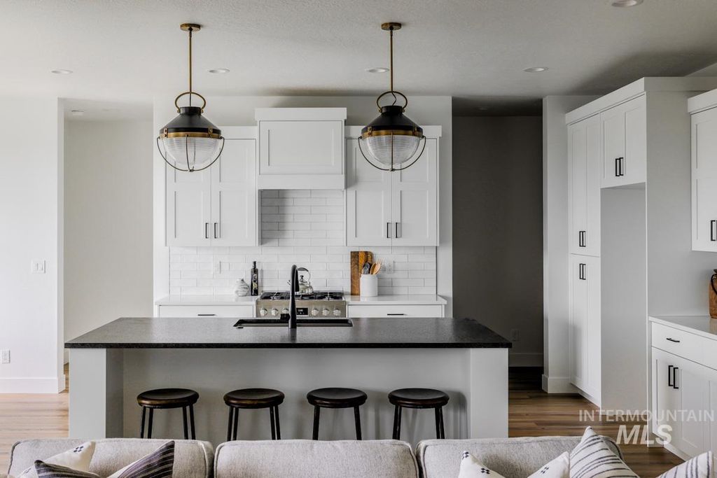 Photo of 10302 Stony Oak Ct, Nampa, ID 83687 (MLS # 98970121)