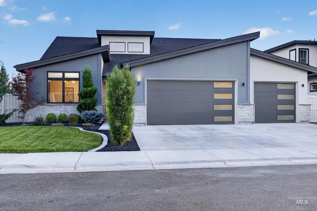 Photo of 4083 E Awbrey St, Meridian, ID 83642 (MLS # 99001134)