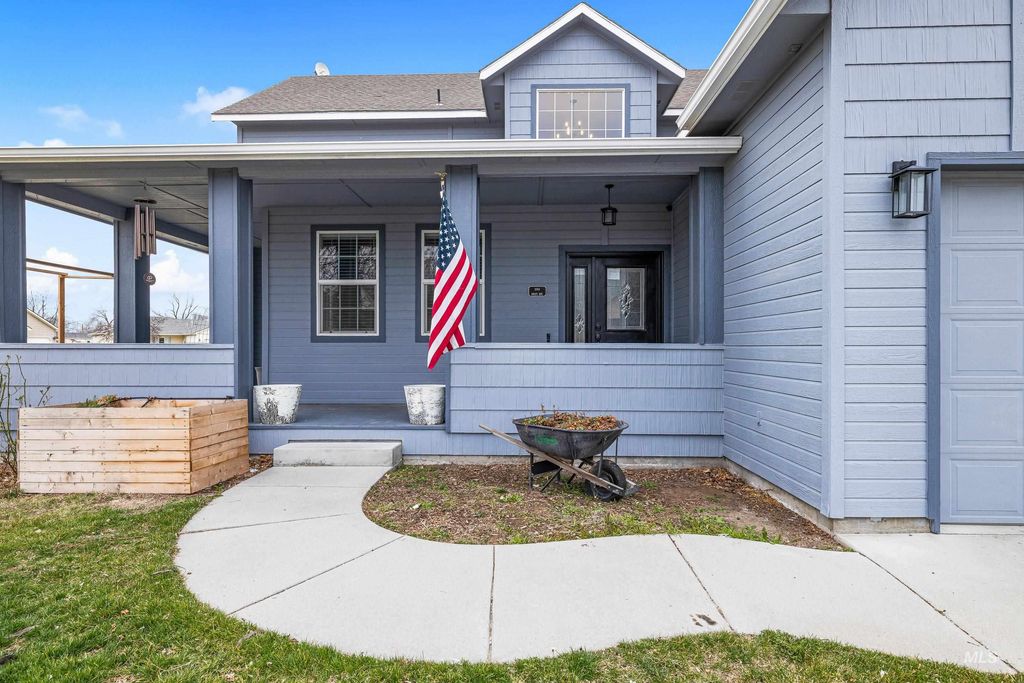 Photo of 2153 NE Onati, Mountain Home, ID 83647 (MLS # 98978630)