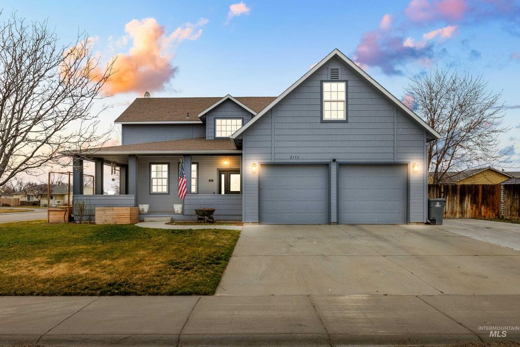 Photo of 2153 NE Onati, Mountain Home, ID 83647 (MLS # 98978630)