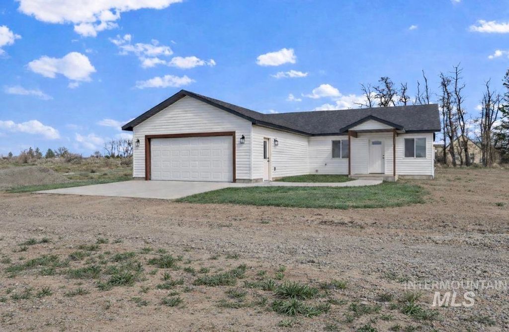Photo of 1824 E 1800 S #Lot 1 Block 1, Gooding, ID 83330 (MLS # 98978285)