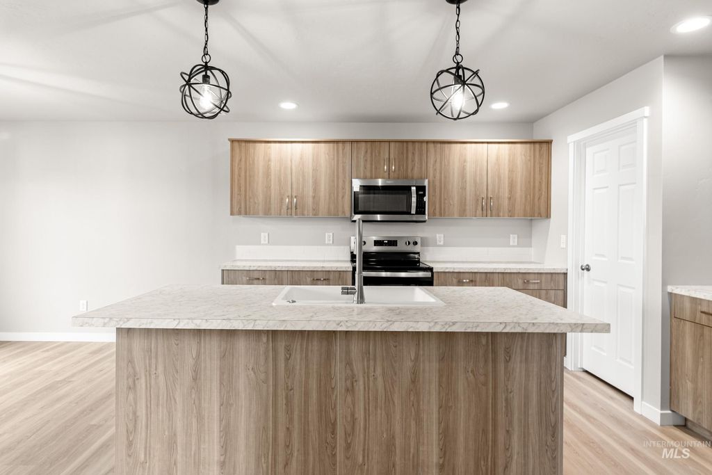 Photo of 2543 W Fallon Lp, Nampa, ID 83651 (MLS # 98974835)