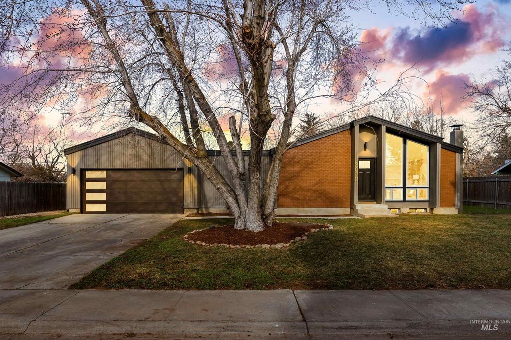 Photo of 8020 Hummel Dr, Boise, ID 83709 (MLS # 98973655)