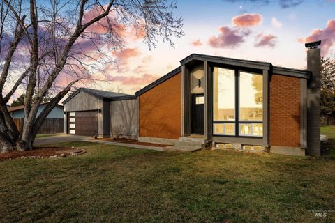 Photo of 8020 Hummel Dr, Boise, ID 83709 (MLS # 98973655)