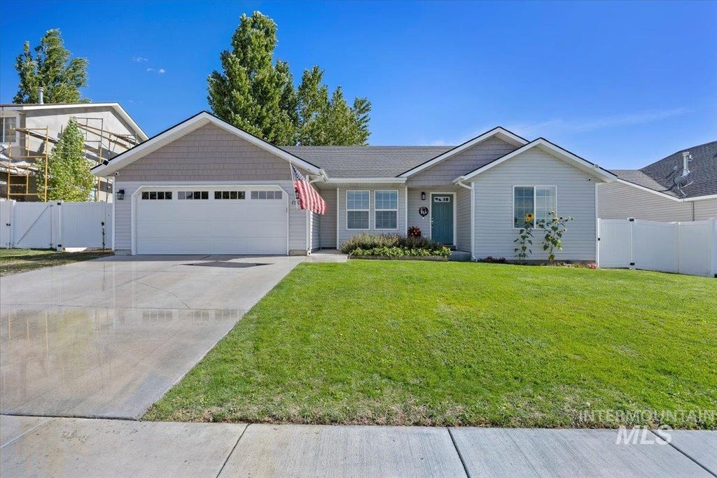 Photo of 1504 N Evergreen St, Jerome, ID 83338 (MLS # 99002219)