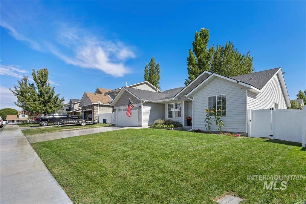 Photo of 1504 N Evergreen St, Jerome, ID 83338 (MLS # 99002219)
