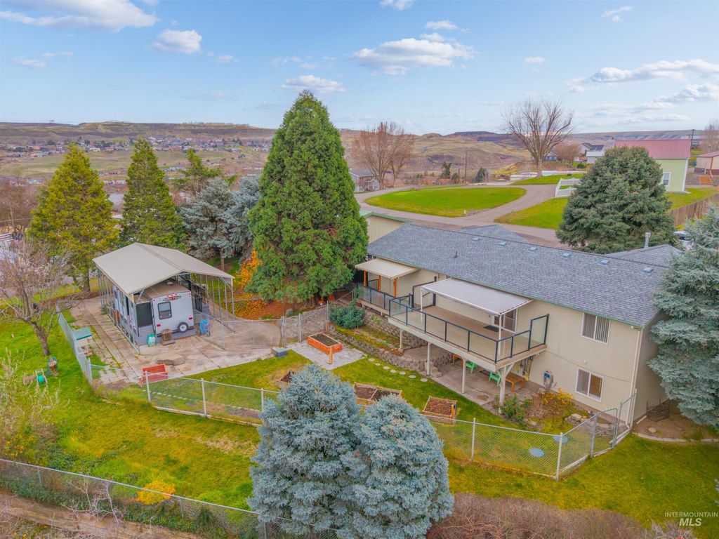 Photo of 1373 Toby Ln, Clarkston, WA 99403 (MLS # 98969775)