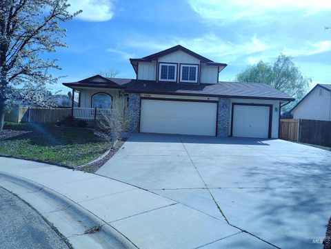 Photo of 1426 N Tasavol Avenue, Kuna, ID 83634 (MLS # 98983618)