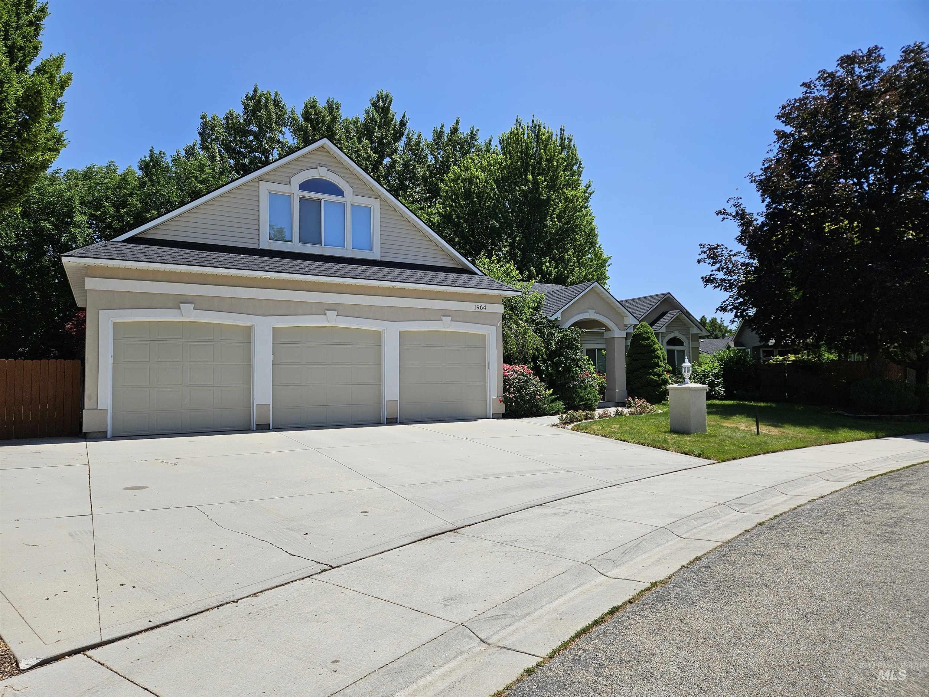 1964 E Summercove Dr