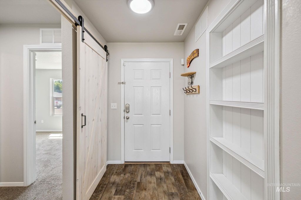 Photo of 19548 Maywood Pl, Caldwell, ID 83605 (MLS # 98980623)