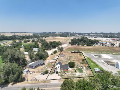 Photo of 412 W Chicago St, Caldwell, ID 83605 (MLS # 98996615)