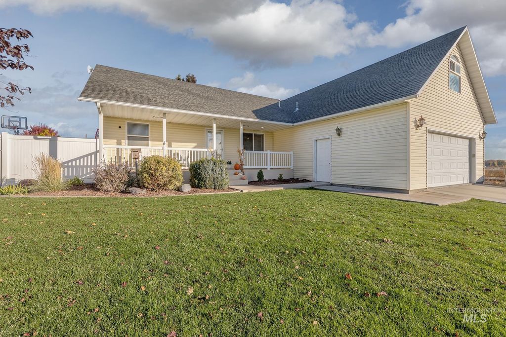 Photo of 2480 W 9th Street, Weiser, ID 83672 (MLS # 98965686)