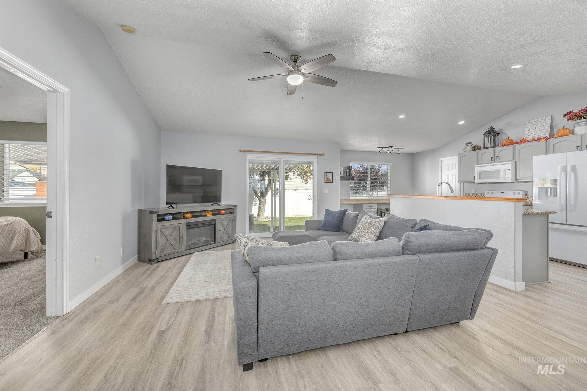 2480 W 9th Street