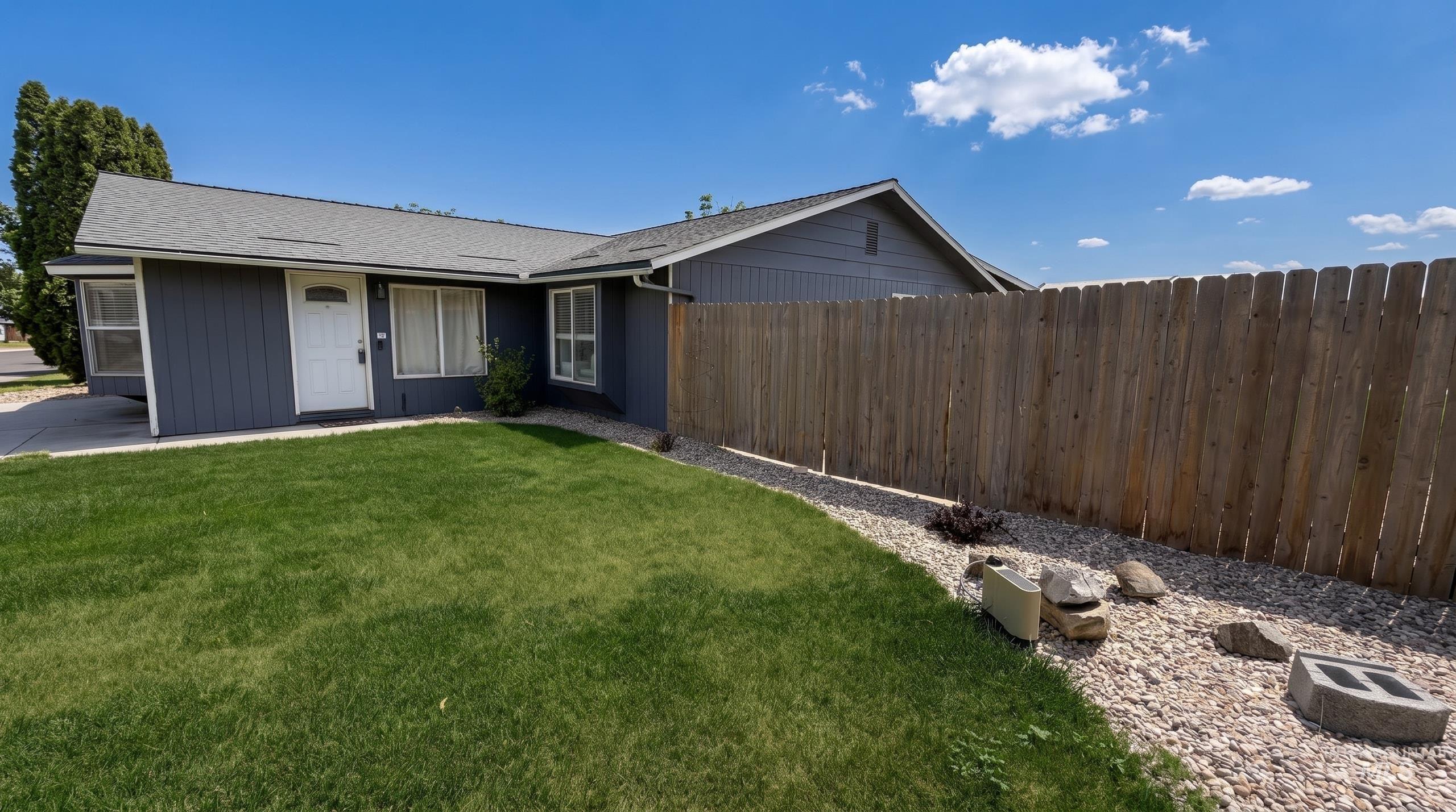 212 Crestline Ave