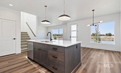 Photo of 755 S Calhoun Ln, Star, ID 83669 (MLS # 98970049)