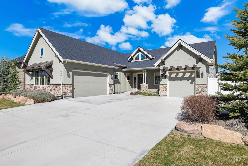 Photo of 8368 W Sparks Lake Dr, Boise, ID 83714 (MLS # 98979770)