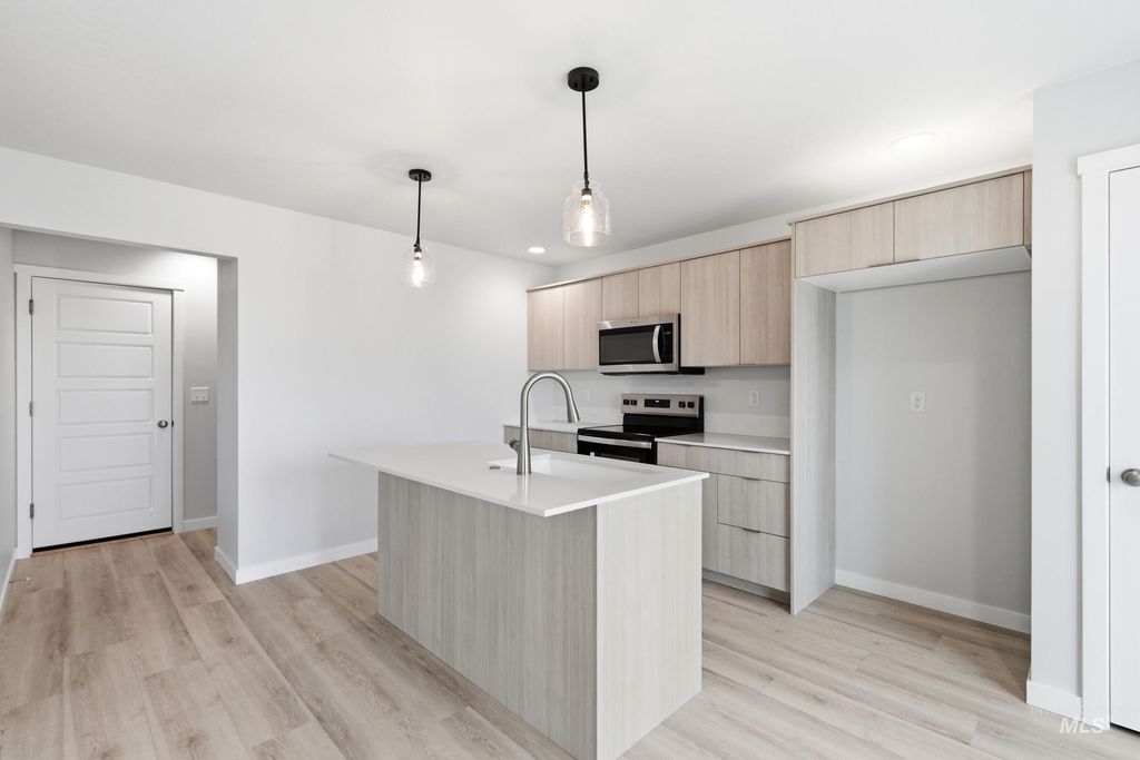 Photo of 10784 Rutland St, Caldwell, ID 83605 (MLS # 98979918)