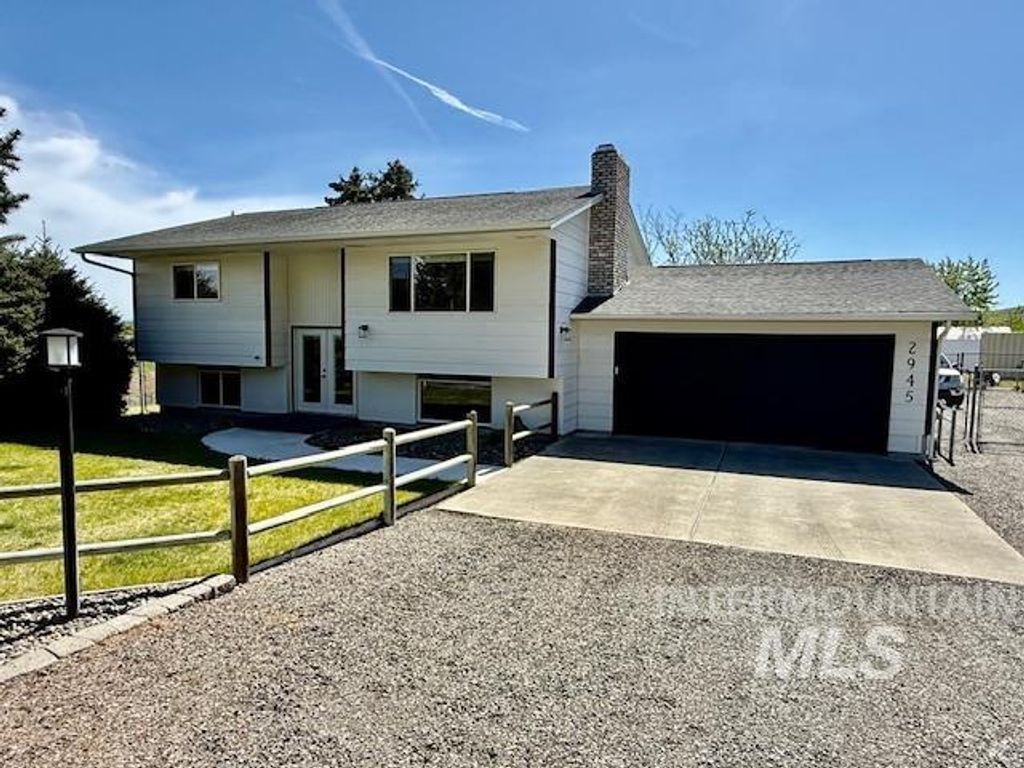 Photo of 2945 S 25th Street, Clarkston, WA 99403 (MLS # 98982846)
