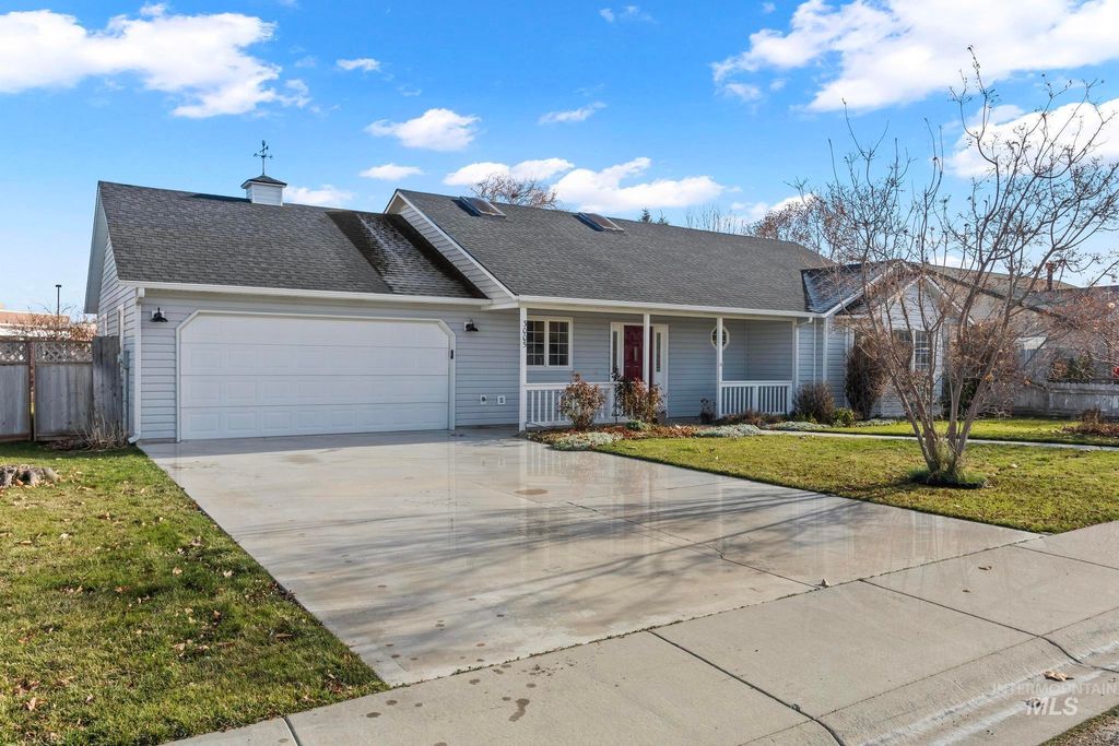 Photo of 3005 Jefferson Pkwy, Caldwell, ID 83605 (MLS # 98970757)