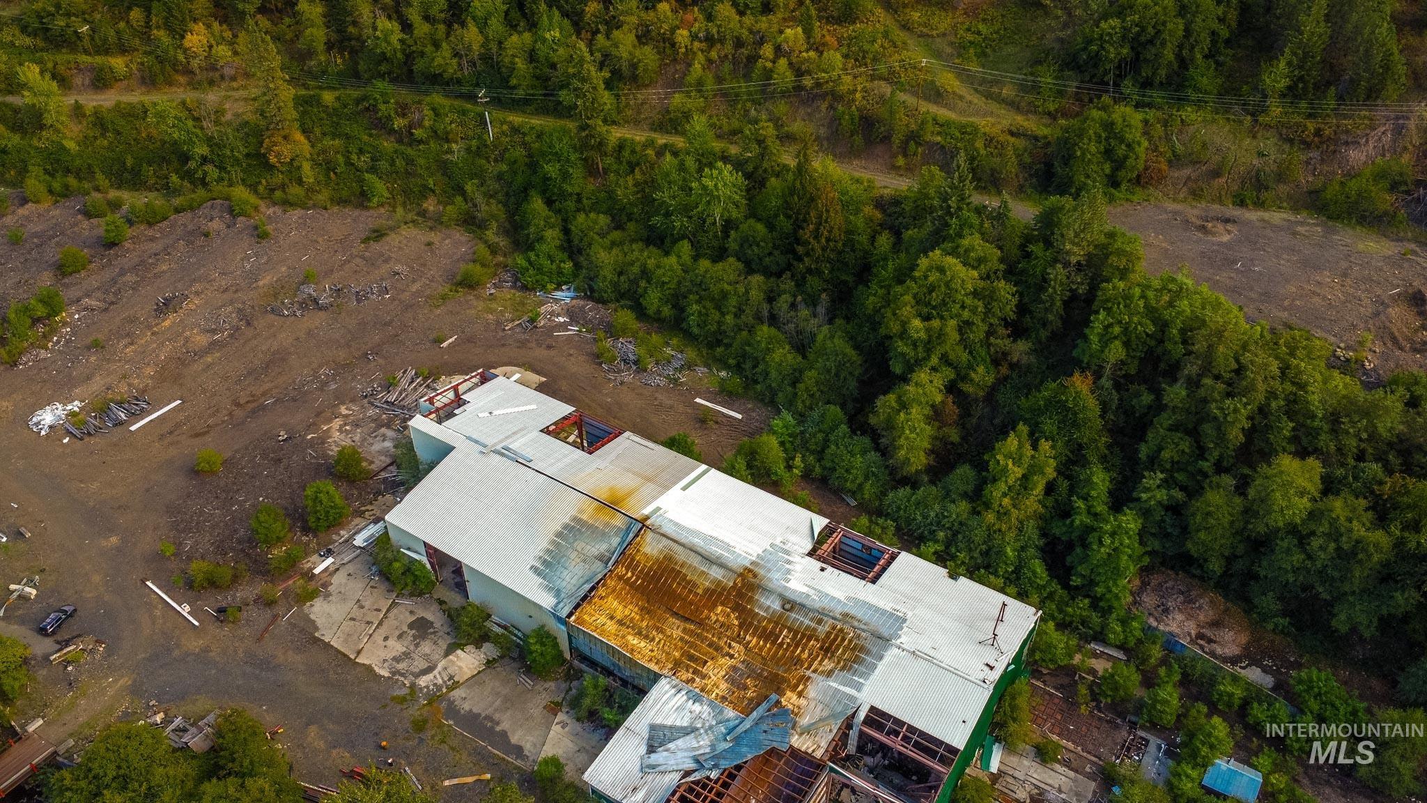 Aerial view of property and surrounding area