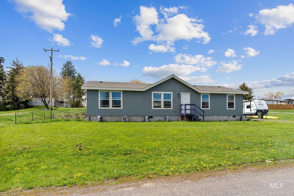 Photo of 302 3rd Ave, Craigmont, ID 83523 (MLS # 98983850)