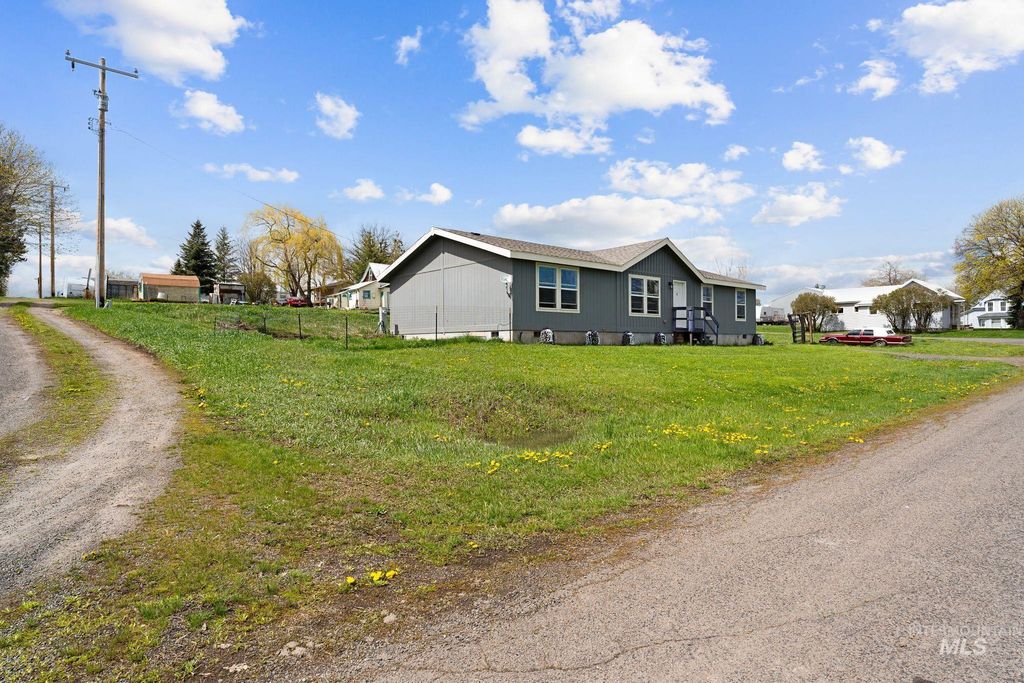 Photo of 302 3rd Ave, Craigmont, ID 83523 (MLS # 98983850)