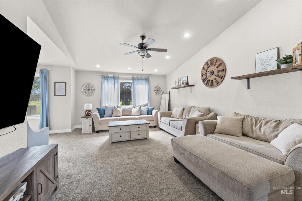 Photo of 15071 Griffin Ln, Caldwell, ID 83607 (MLS # 98963810)