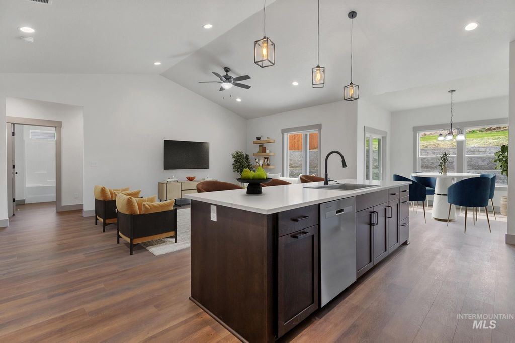 Photo of 885 S Iowa Ave, Payette, ID 83661 (MLS # 98982886)