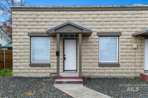 Photo of 309 N Commercial Ave, Emmett, ID 83617 (MLS # 99002847)