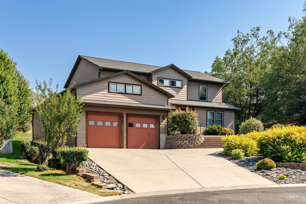 Photo of 1933 Fletcher Pl, Moscow, ID 83843 (MLS # 98980869)