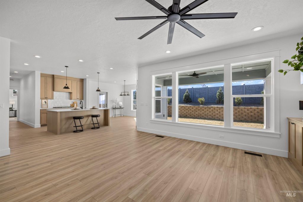 Photo of 5687 S Snowden Ave, Meridian, ID 83642 (MLS # 98969971)