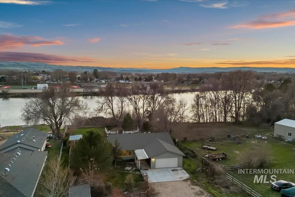 Photo of 26757 Morris Pl, Wilder, ID 83676 (MLS # 98977630)