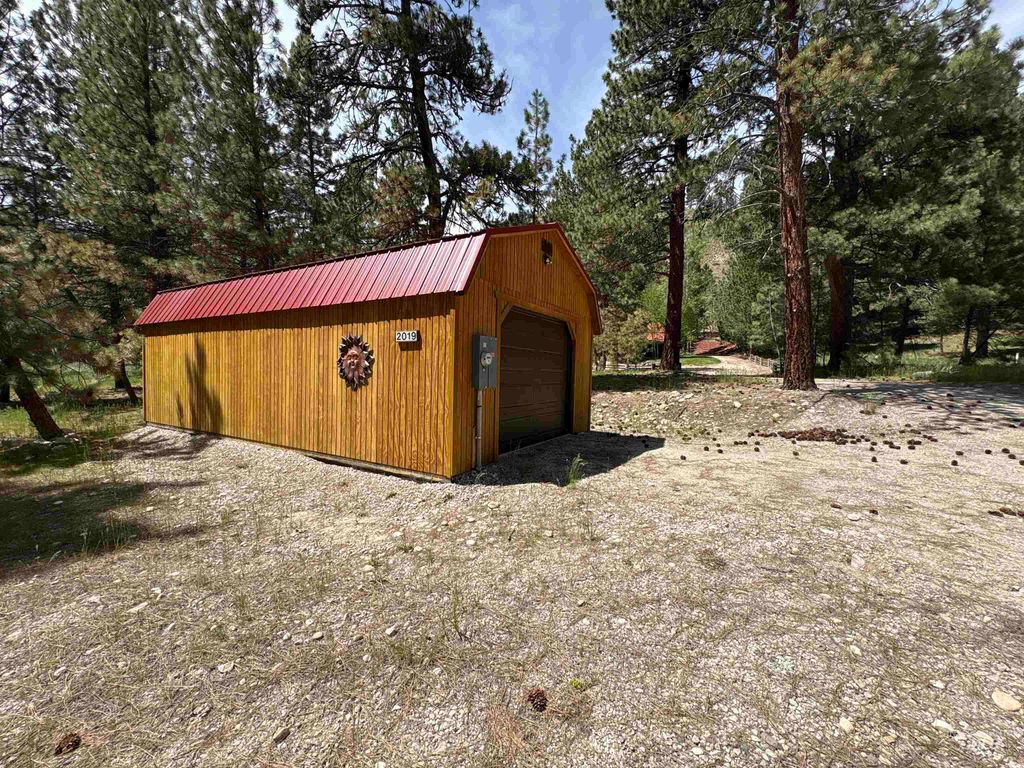 Photo of 2019 N Meyers Dr, Pine, ID 83647 (MLS # 98985757)