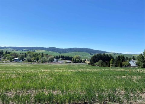 Photo of 2906 Cyprus Court, Moscow, ID 83843 (MLS # 98914797)