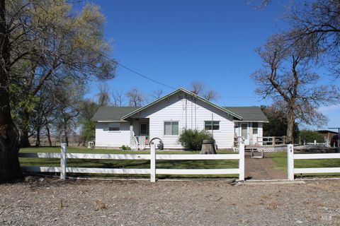 Photo of 41 200 East, Shoshone, ID 83352 (MLS # 98984802)