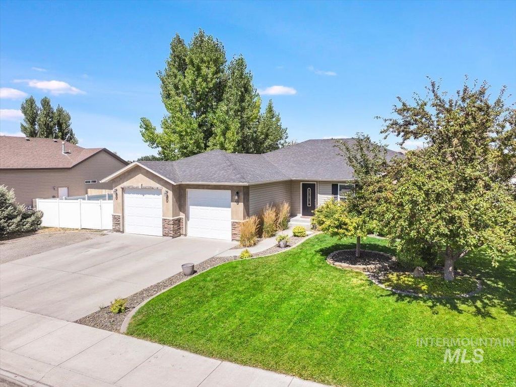 Photo of 920 E Avenue F, Jerome, ID 83338 (MLS # 98957329)