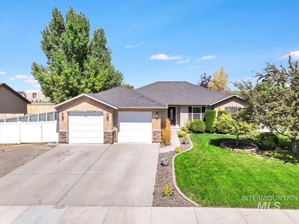 Photo of 920 E Avenue F, Jerome, ID 83338 (MLS # 98957329)