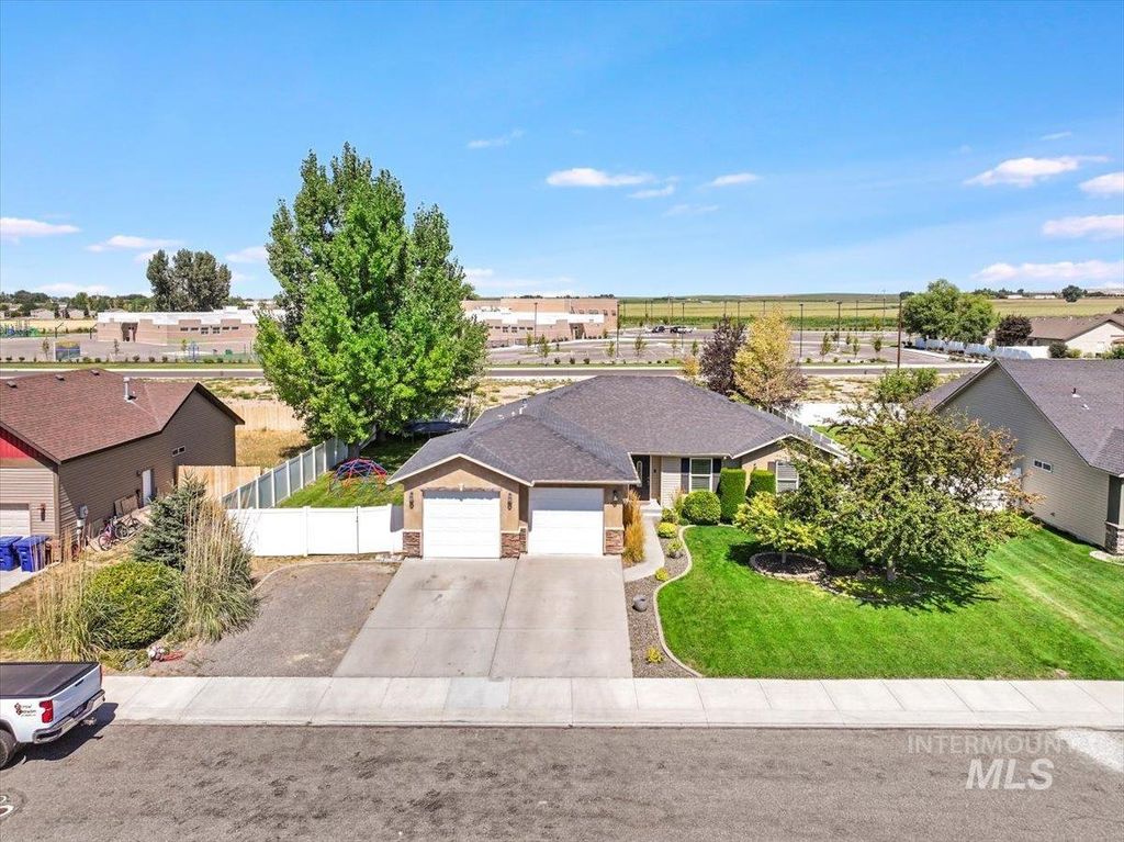 Photo of 920 E Avenue F, Jerome, ID 83338 (MLS # 98957329)