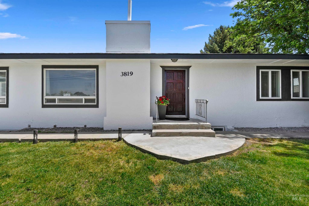 Photo of 3819 S Montana AVE, Caldwell, ID 83605 (MLS # 98990489)