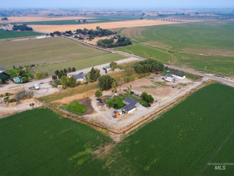 Photo of 21568 Market Rd, Parma, ID 83660 (MLS # 98996602)